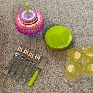 Maplelea cake set with real cutlery